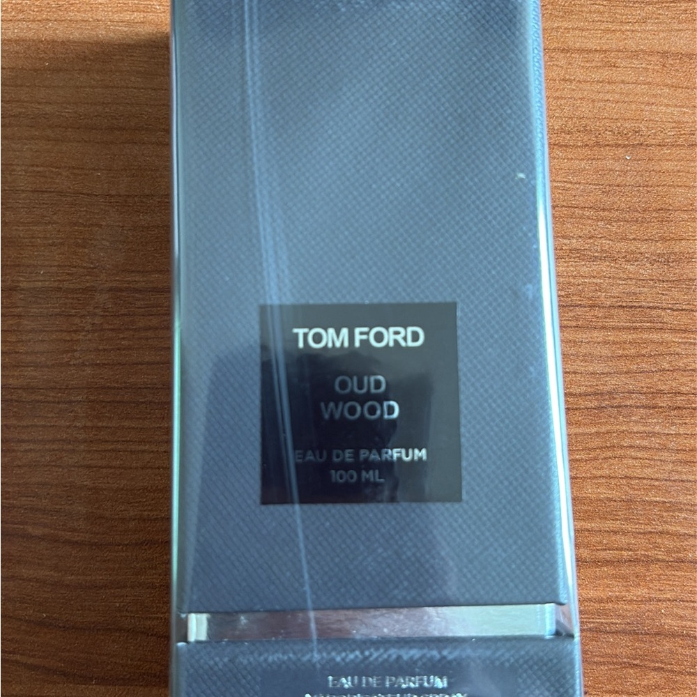 Tom Ford Oud Wood Eau de Parfum in Dark Gray